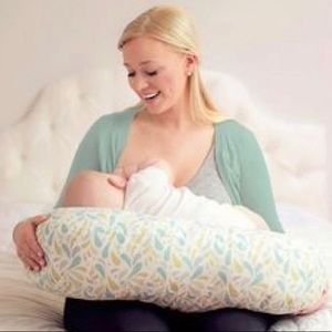 Summer Infant Deluxe Nursing Pillow